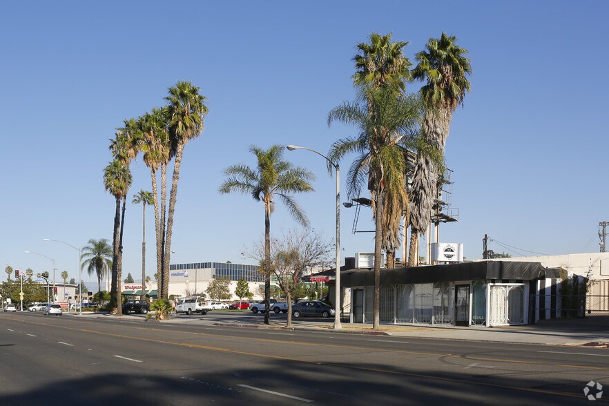 6682 Magnolia Ave, Riverside, CA à vendre - Photo de l’immeuble – Image 3 sur 4