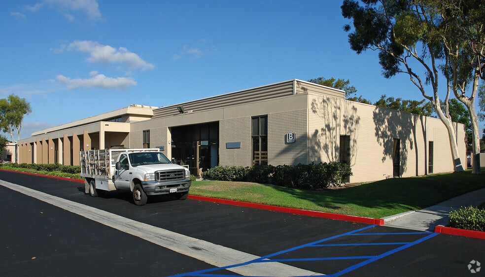 3303 Harbor Blvd, Costa Mesa, CA à louer - Photo principale – Image 1 sur 28