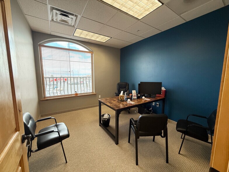 833 N 900 W, Orem, UT à louer - Photo intérieure – Image 3 sur 11