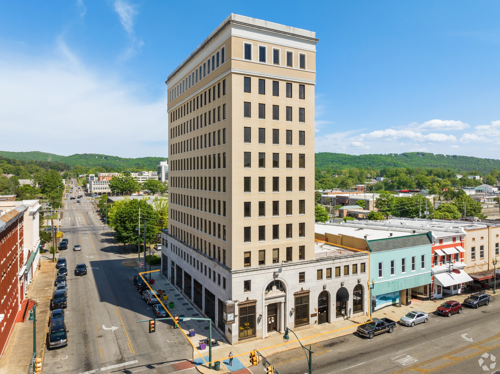 931 Noble St, Anniston, AL à vendre Photo principale– Image 1 sur 21