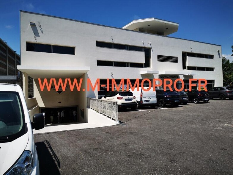 Local commercial dans La Colle-sur-Loup à louer - Photo de l’immeuble – Image 1 sur 6