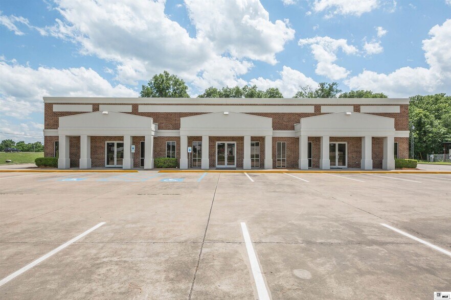 3995 Sterlington Rd, Monroe, LA à vendre - Photo de l’immeuble – Image 2 sur 40
