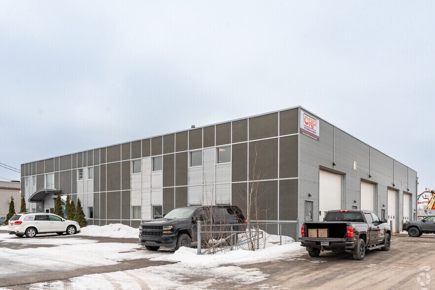 819 St J.-Ambroise-Craig, Lévis, QC à louer - Photo de l’immeuble – Image 3 sur 4