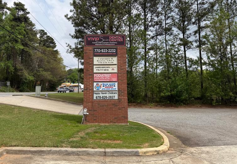 5450 Lilburn Stone Mountain Rd, Stone Mountain, GA à louer - Photo de l’immeuble – Image 3 sur 5