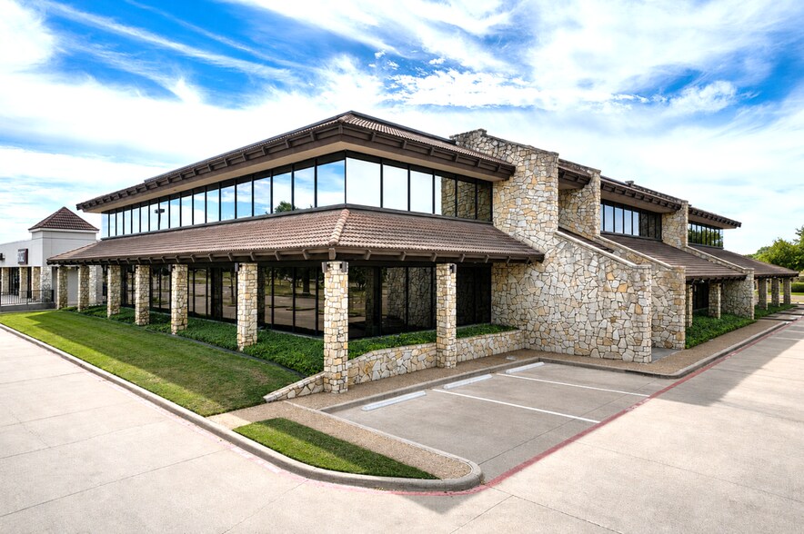2800 S Hulen St, Fort Worth, TX à louer - Photo de l’immeuble – Image 1 sur 3
