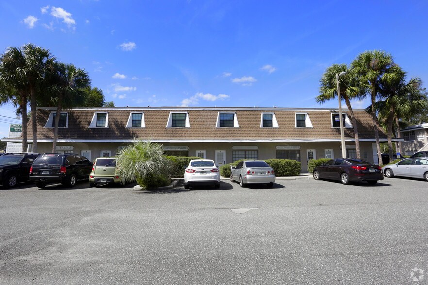 5620 E Fowler Ave, Temple Terrace, FL à louer - Photo de l’immeuble – Image 2 sur 12