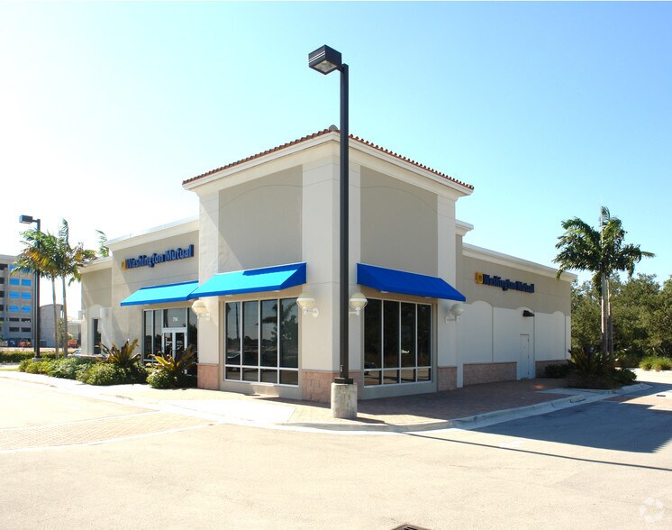 690-698 Yamato Rd, Boca Raton, FL à louer - Photo principale – Image 1 sur 8