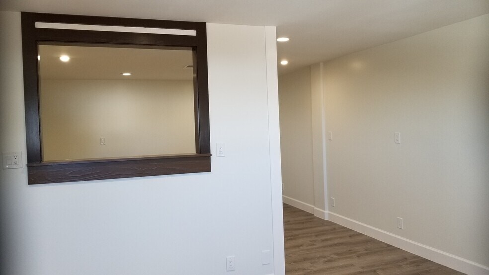 693-699 Veterans Blvd, Redwood City, CA à louer - Photo de l’immeuble – Image 3 sur 15