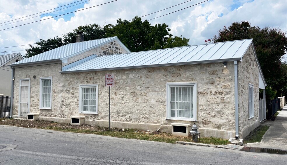 423 8th St, San Antonio, TX à louer - Photo de l’immeuble – Image 3 sur 17