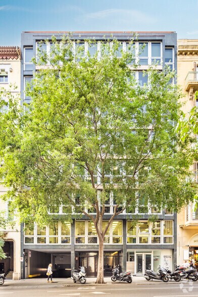 Bureau dans Barcelone, Barcelona à louer - Photo de l’immeuble – Image 3 sur 7