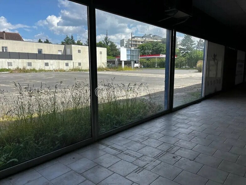 Local commercial dans Joué-lès-Tours à vendre - Photo de l’immeuble – Image 3 sur 5
