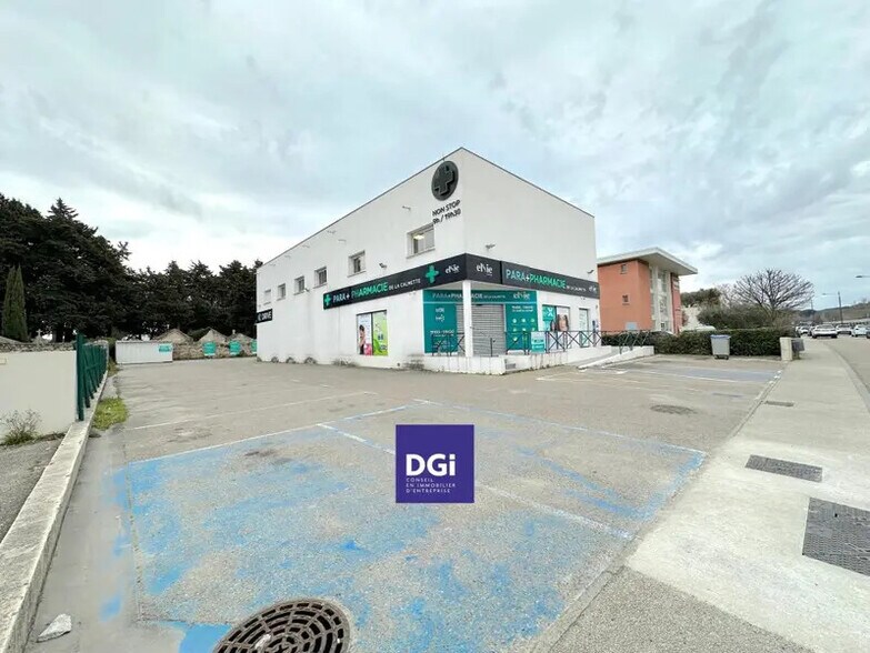 Local commercial dans La Calmette à louer - Photo de l’immeuble – Image 1 sur 5