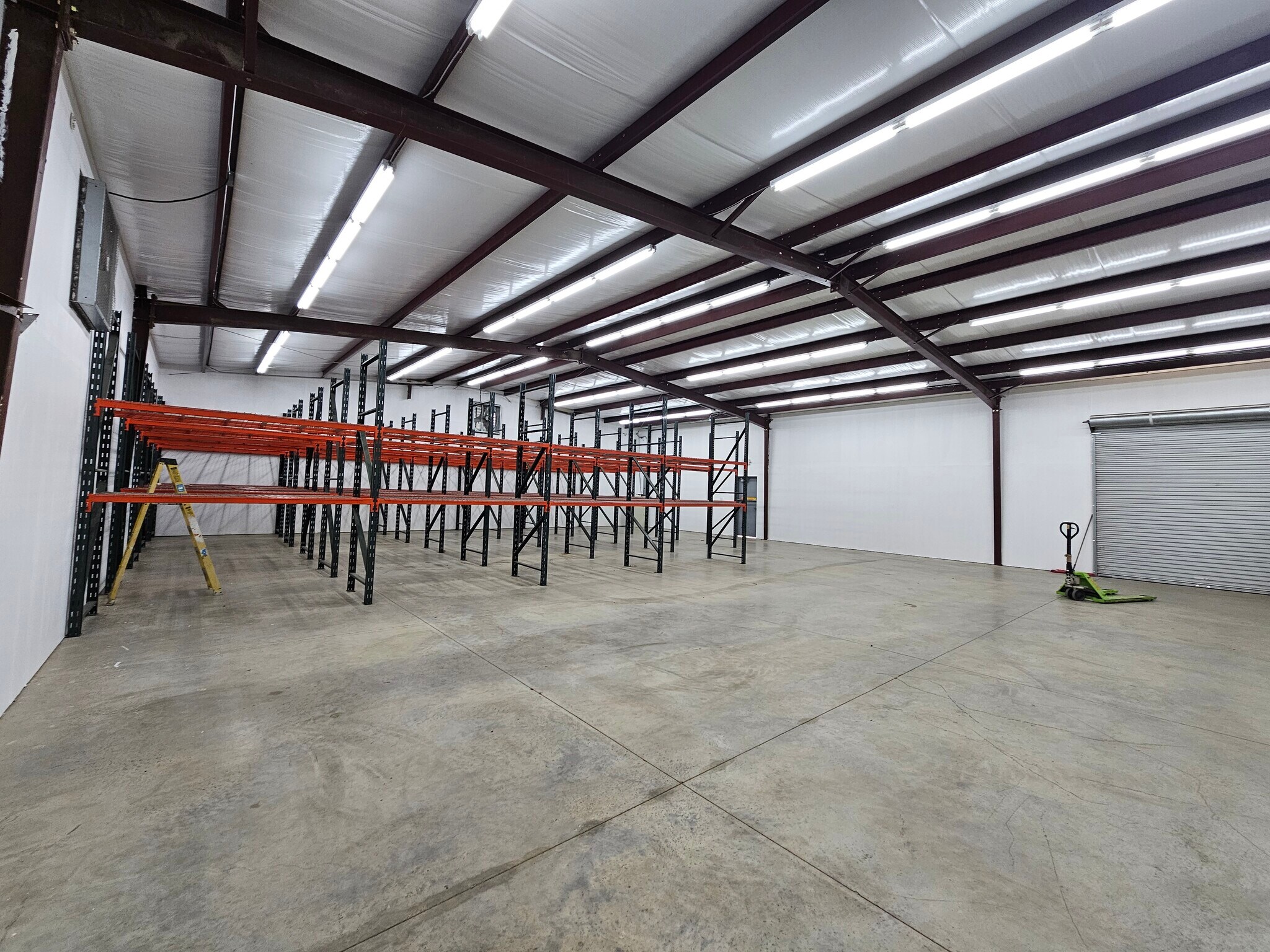 11523 Harry Hines Blvd, Dallas, TX à louer Photo principale– Image 1 sur 6