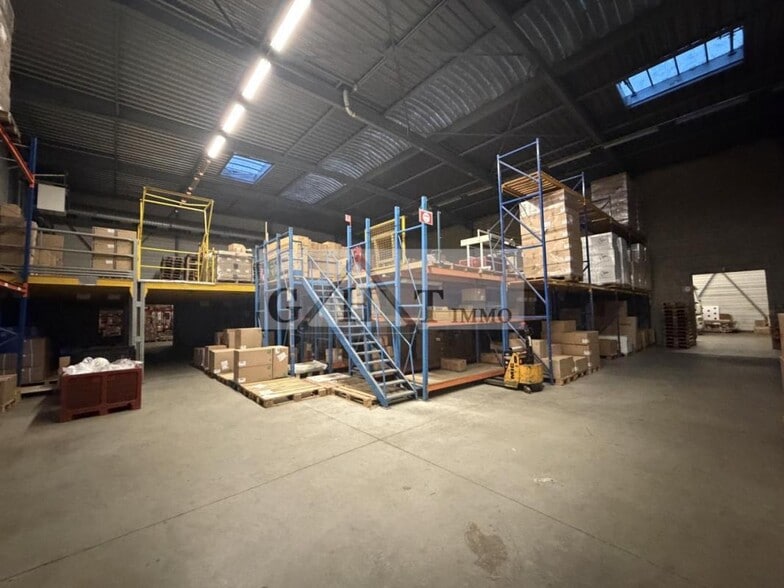 Industriel/Logistique dans Saint-Michel-sur-Orge à vendre - Photo de l’immeuble – Image 1 sur 13