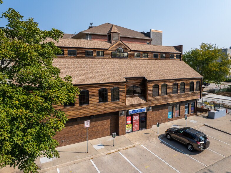 223 Welch Ave, Ames, IA à louer - Photo de l’immeuble – Image 3 sur 5