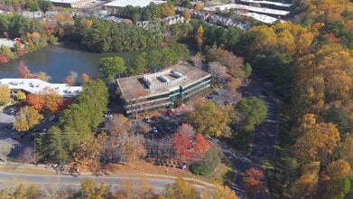 5950 Live Oak Pky, Norcross, GA à louer - Vidéo sur l’annonce professionnelle