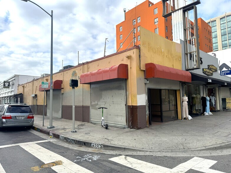 214-226 E 9th St, Los Angeles, CA à louer - Photo de l’immeuble – Image 2 sur 5