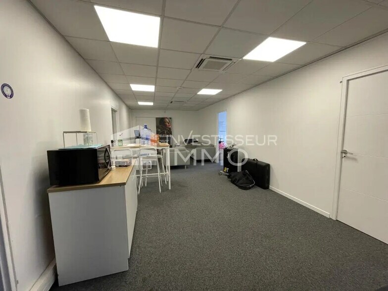 62-86 Rue Berthie Albrecht, Vitry-sur-Seine à louer - Photo de l’immeuble – Image 3 sur 5