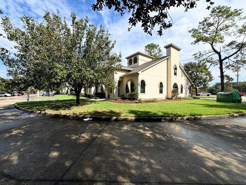 12814 Willow Centre Dr, Houston, TX à vendre - Photo de l’immeuble – Image 2 sur 6