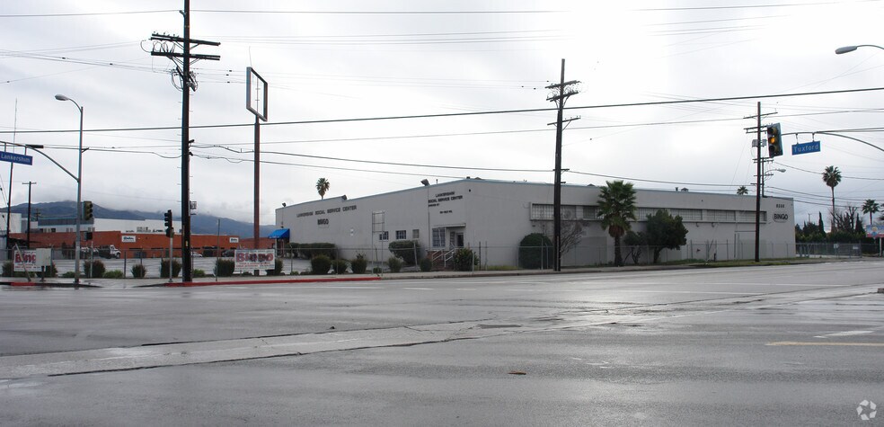 8330 Lankershim Blvd, North Hollywood, CA à louer - Photo de l’immeuble – Image 1 sur 4
