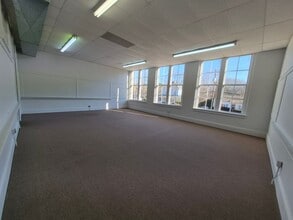 507 N Steele St, Sanford, NC à louer Photo intérieure– Image 2 sur 5