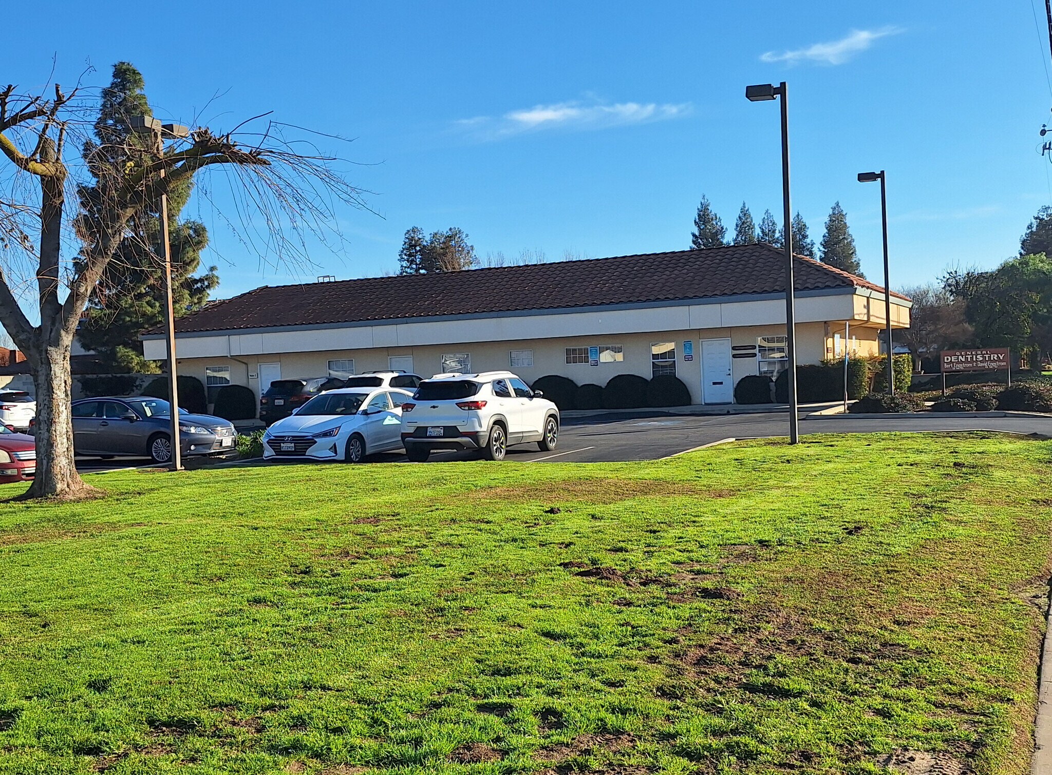 1122 Rose Ave, Selma, CA à louer Photo principale– Image 1 sur 5