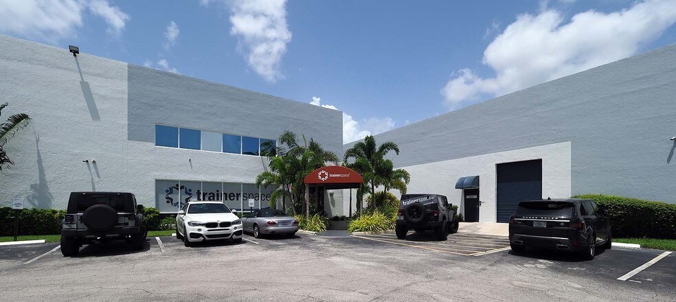 990 S Rogers Cir, Boca Raton, FL à louer - Photo de l’immeuble – Image 3 sur 21