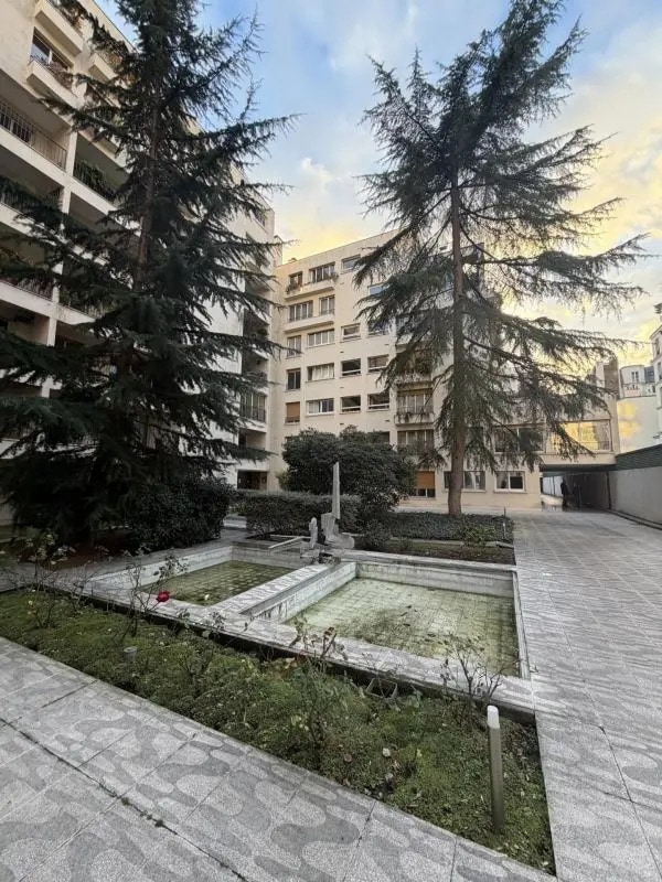 Plus de détails pour Local commercial à vendre