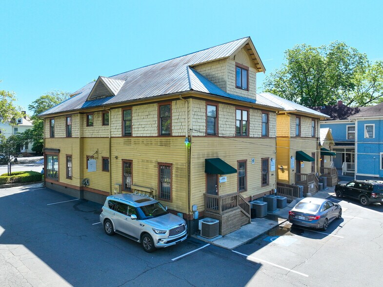 220-228 E Blvd, Charlotte, NC 28203 Blvd, Charlotte, NC à louer - Photo de l’immeuble – Image 2 sur 5