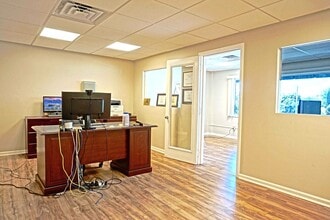 300 Colorado Ave, Stuart, FL à louer Photo intérieure– Image 2 sur 12