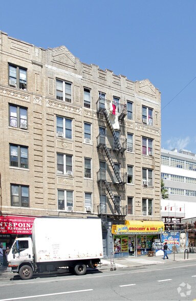 907 Southern Blvd, Bronx, NY à vendre - Photo de l’immeuble – Image 2 sur 2