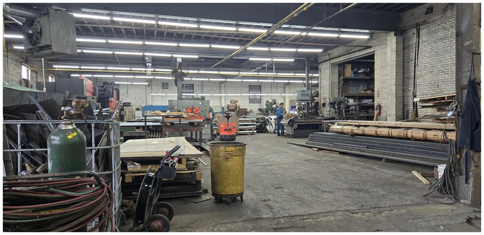 307 Vandervoort Ave, Brooklyn, NY à louer - Photo de l’immeuble – Image 3 sur 11