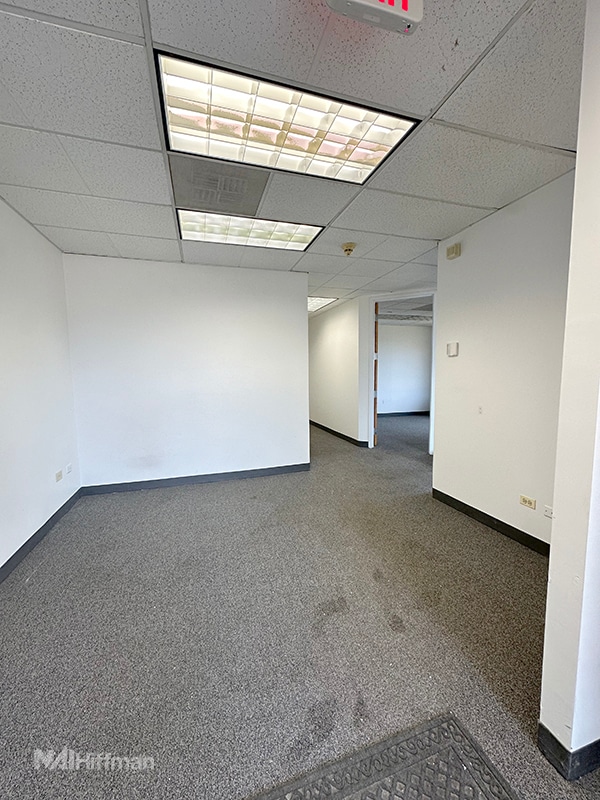 300-490 Quail Ridge Dr, Westmont, IL à louer Photo intérieure– Image 1 sur 5