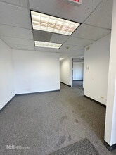 300-490 Quail Ridge Dr, Westmont, IL à louer Photo intérieure– Image 1 sur 5