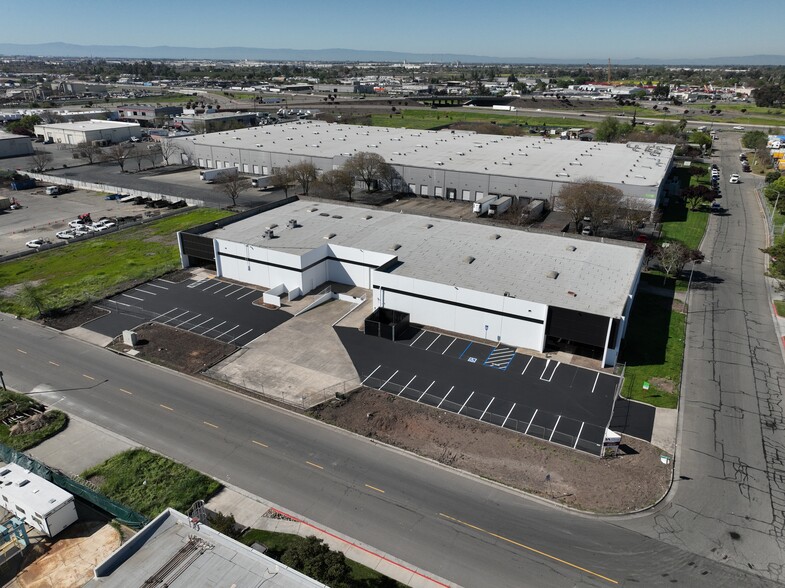 2401-2403 Stagecoach Rd, Stockton, CA à louer - Photo de l’immeuble – Image 1 sur 7