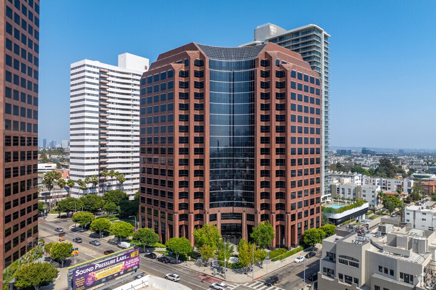 11766 Wilshire Blvd, Los Angeles, CA à louer - Photo de l’immeuble – Image 1 sur 17