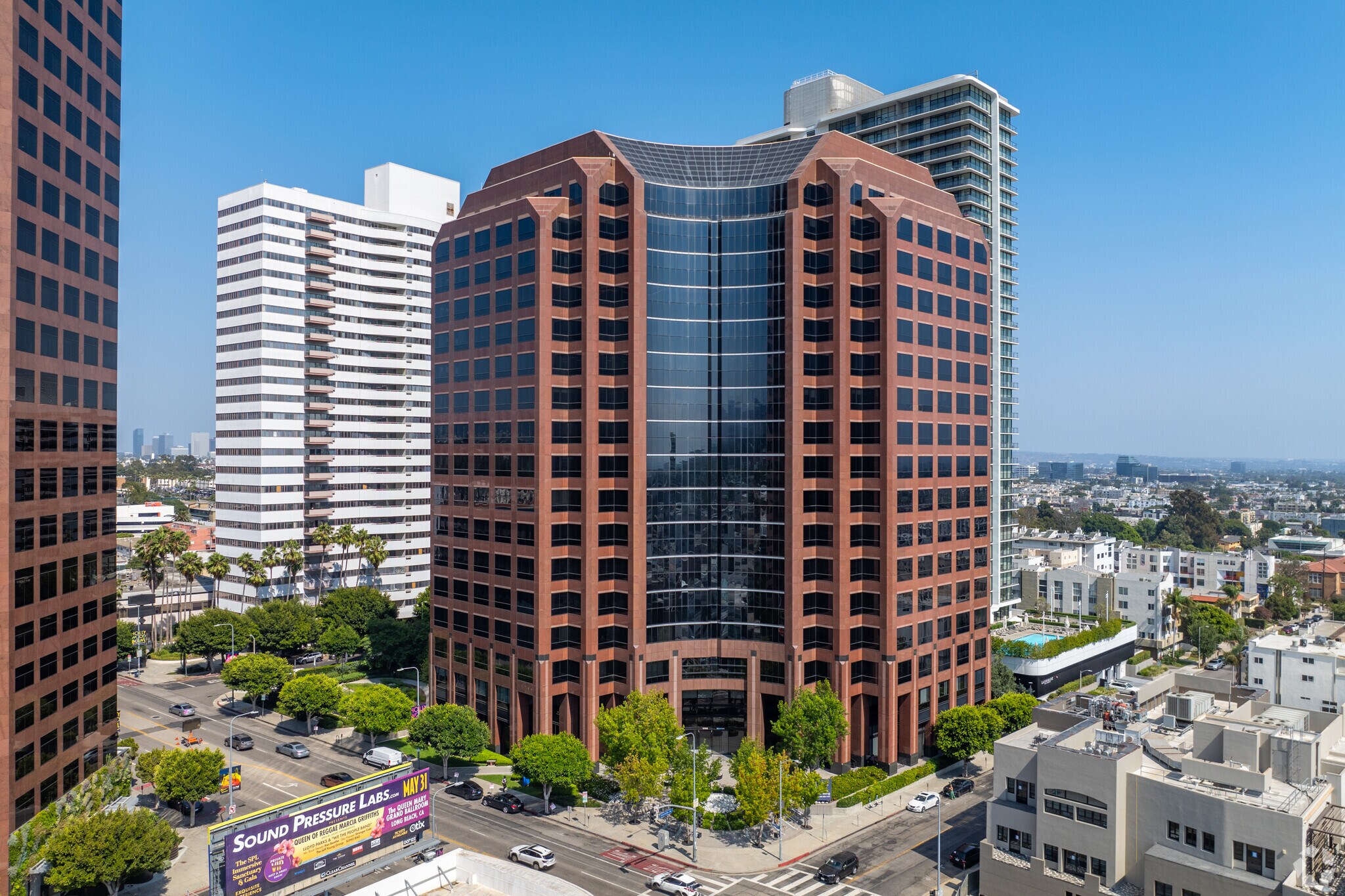 11766 Wilshire Blvd, Los Angeles, CA à louer Photo principale– Image 1 sur 18