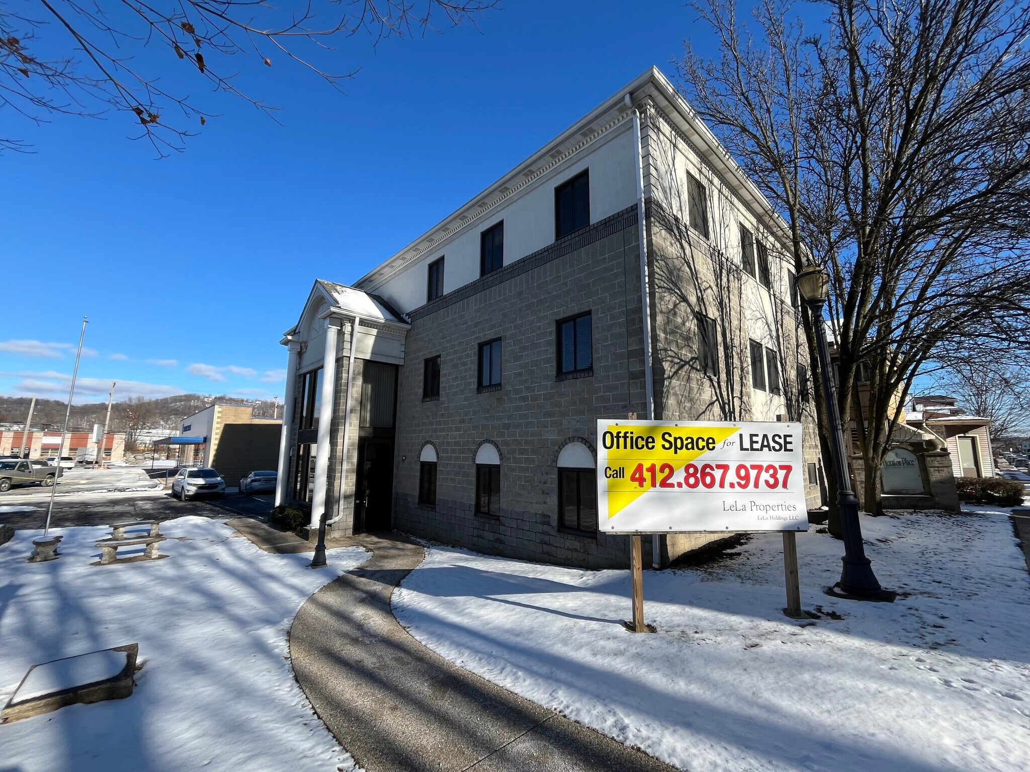 615 5th Ave, Coraopolis, PA à louer Photo de l’immeuble– Image 1 sur 16