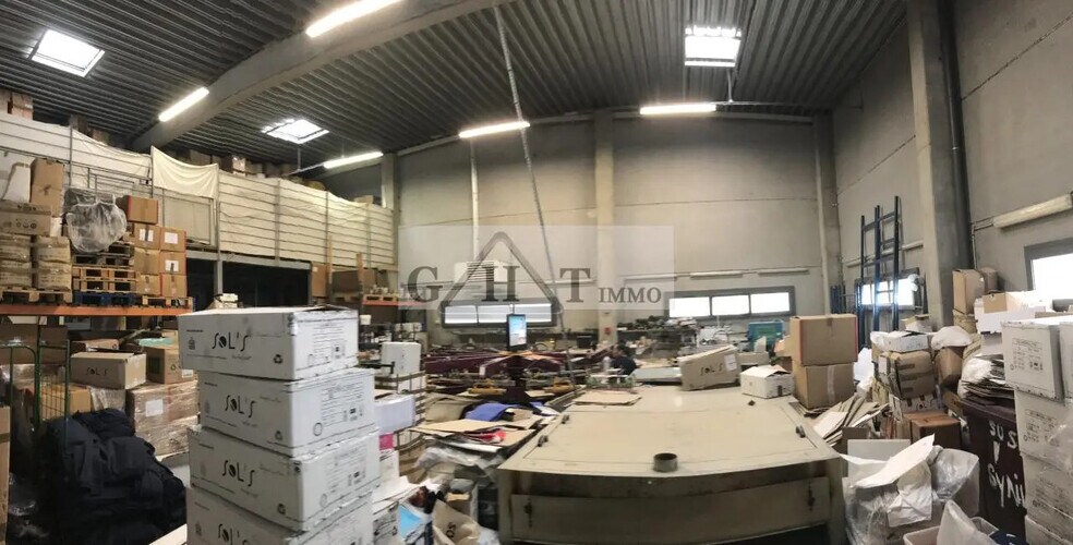 Industriel/Logistique dans Bussy-Saint-Georges à vendre - Photo de l’immeuble – Image 1 sur 4