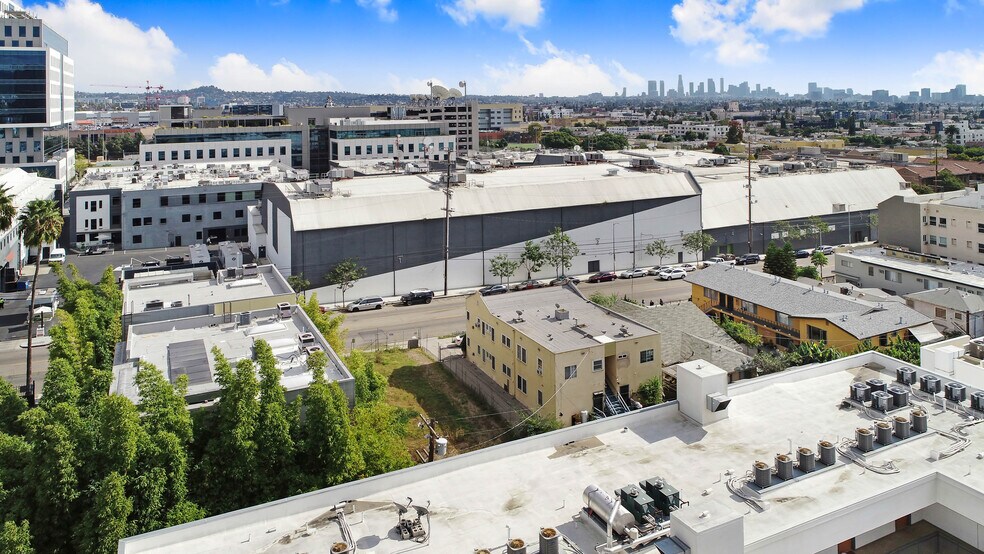 1449 N Bronson Ave, Los Angeles, CA à vendre - Photo de l’immeuble – Image 2 sur 9