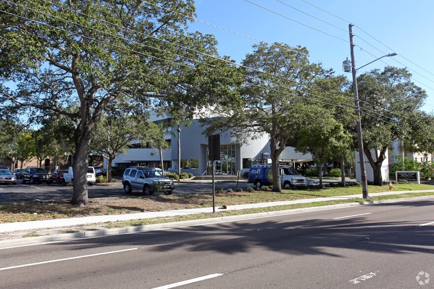 2560 Gulf to Bay Blvd, Clearwater, FL à louer - Photo de l’immeuble – Image 2 sur 15