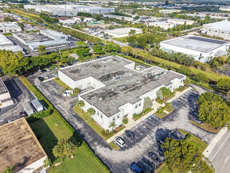 3650 Coral Ridge Dr, Coral Springs, FL à vendre - Photo de l’immeuble – Image 2 sur 5