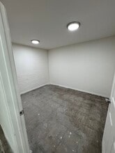 15140-15180 Raymer St, Van Nuys, CA à louer Photo intérieure– Image 2 sur 3