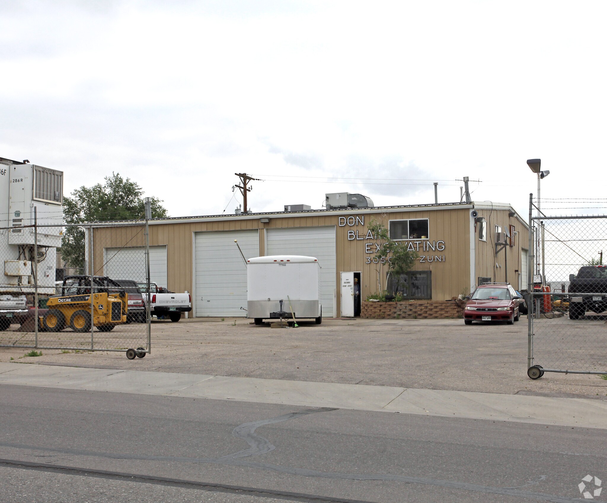 3050 S Zuni St, Englewood, CO à louer Photo principale– Image 1 sur 4