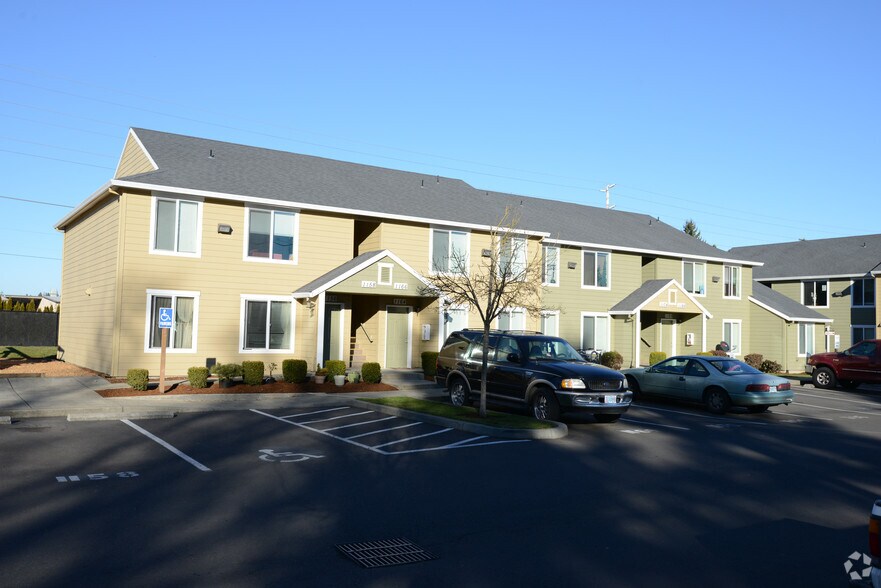 1100 N Davis St, Cornelius, OR à vendre - Photo de l’immeuble – Image 3 sur 24