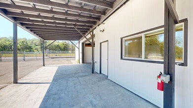 1480 Grove St, Healdsburg, CA à louer Photo intérieure– Image 2 sur 32