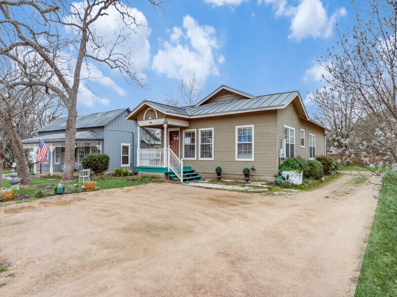 118 N Plant Ave, Boerne, TX à vendre - Photo de l’immeuble – Image 2 sur 15