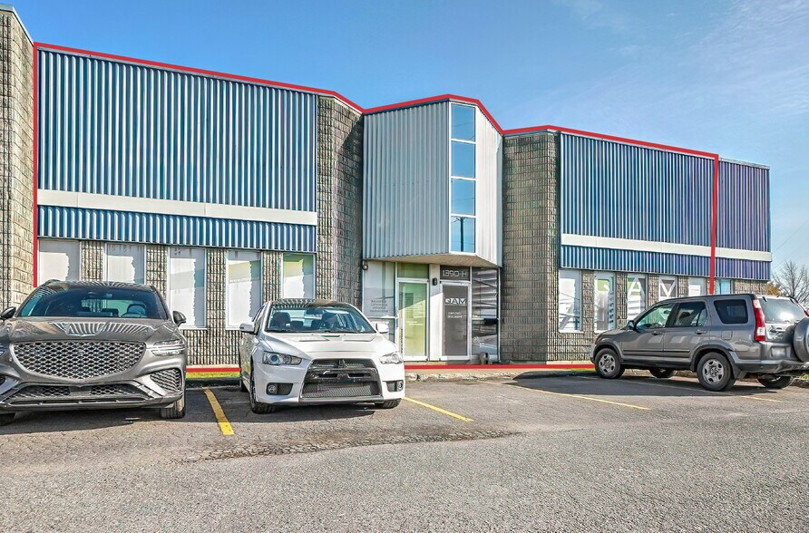 1390 Rue Newton, Boucherville, QC à louer - Photo de l’immeuble – Image 1 sur 16