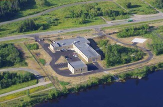 Plus de détails pour 312 Highway 11 E, International Falls, MN - Bureau à vendre