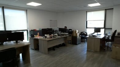 392 Avenue Des Genévriers, La Ciotat à louer Photo de l’immeuble– Image 2 sur 6